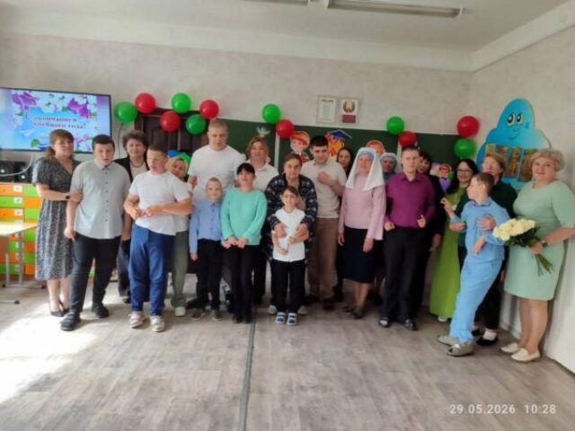 Сестры милосердия посетили торжественную линейку в Лепельском районном центре коррекционно-развивающего обучения и реабилитации
