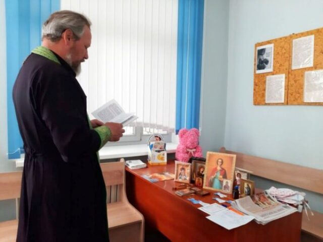 Представители Витебской епархии посетили Витебскую областную детскую клиническую больницу