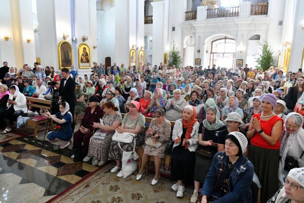 Оренбургский камерный хор выступил в Успенском кафедральном соборе Витебска в рамках празднования 220-летия Витебской духовной семинарии