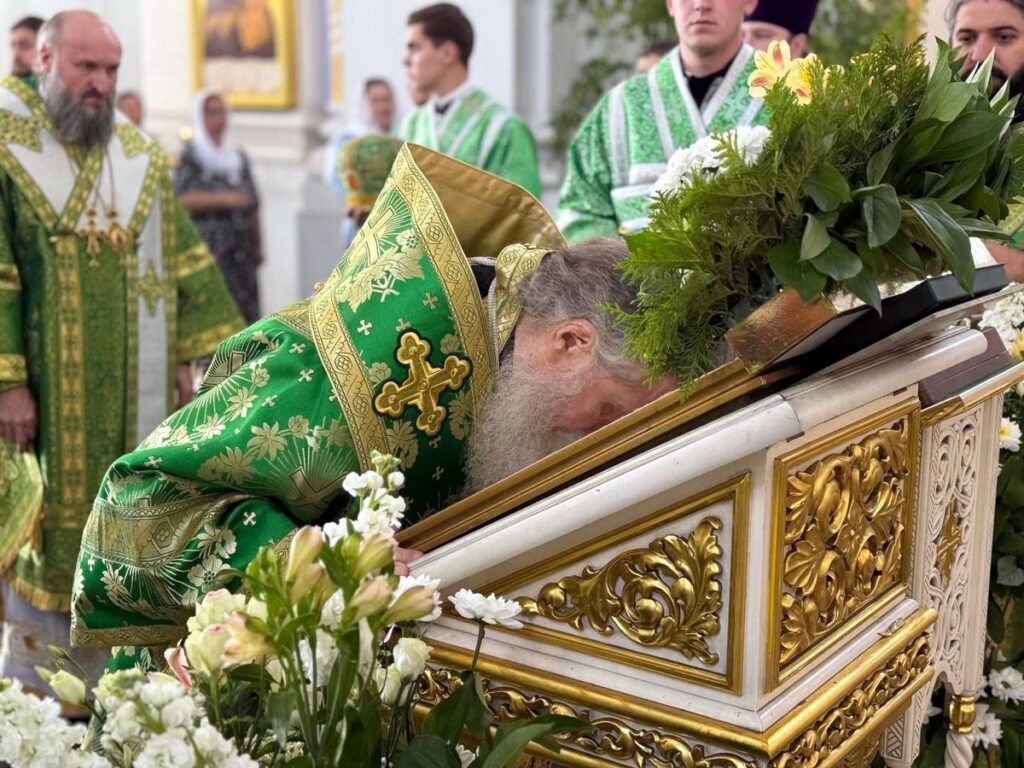 В канун выпускного дня Витебской духовной семинарии архиепископ Димитрий возглавил всенощное бдение в Успенском кафедральном соборе Витебска