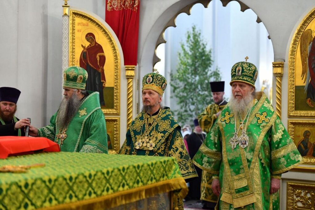 Патриарший Экзарх всея Беларуси возглавил торжественный выпускной акт Витебских духовных школ