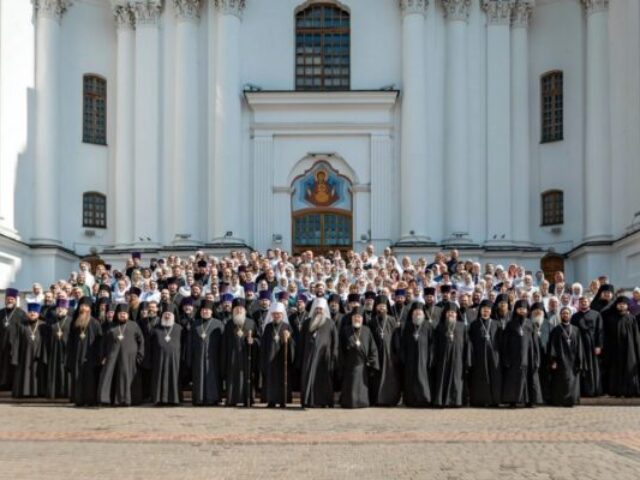 Патриарший Экзарх всея Беларуси возглавил торжественный выпускной акт Витебских духовных школ