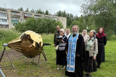Протоиерей Сергий Захаров совершил Литургию в ИК-3 и освятил крест и купол храма иконы Божией Матери "Неупиваемая Чаша"