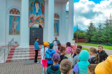 Воспитанники летнего лагеря посетили храм Преображения Господня г. Чашники