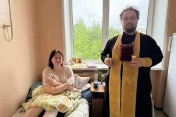 Иерей Георгий Слезник посетил Новолукомльскую центральную районную больницу