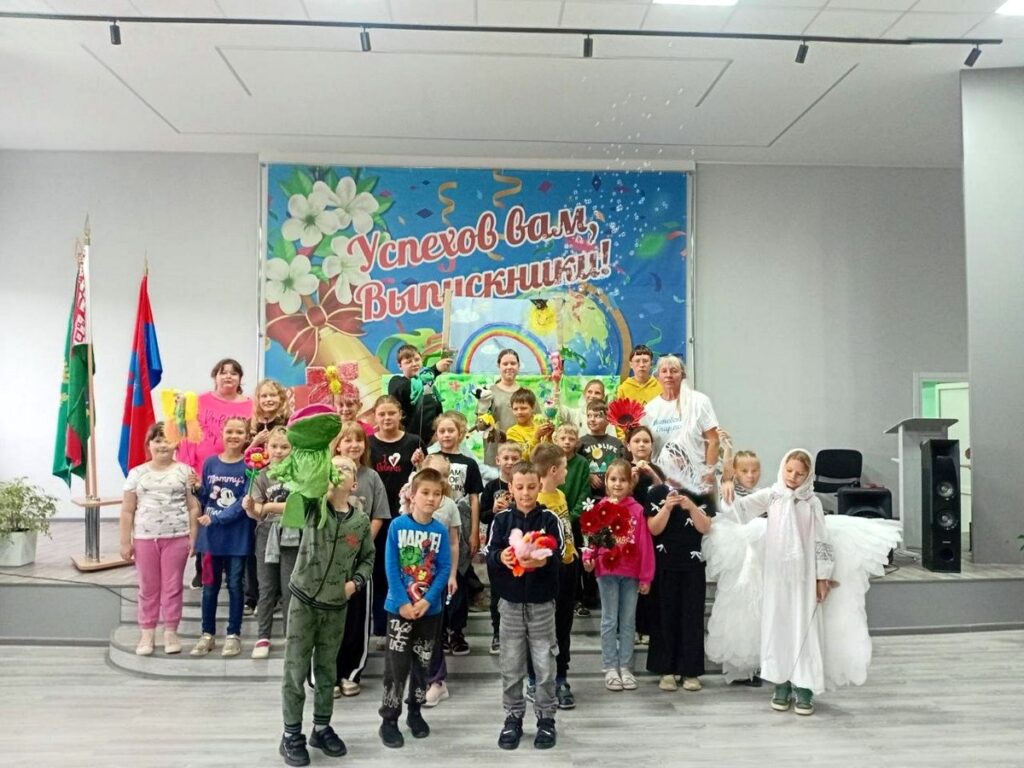 Добровольцы "Лучики добра" посетили летний лагерь Новкинской средней школы