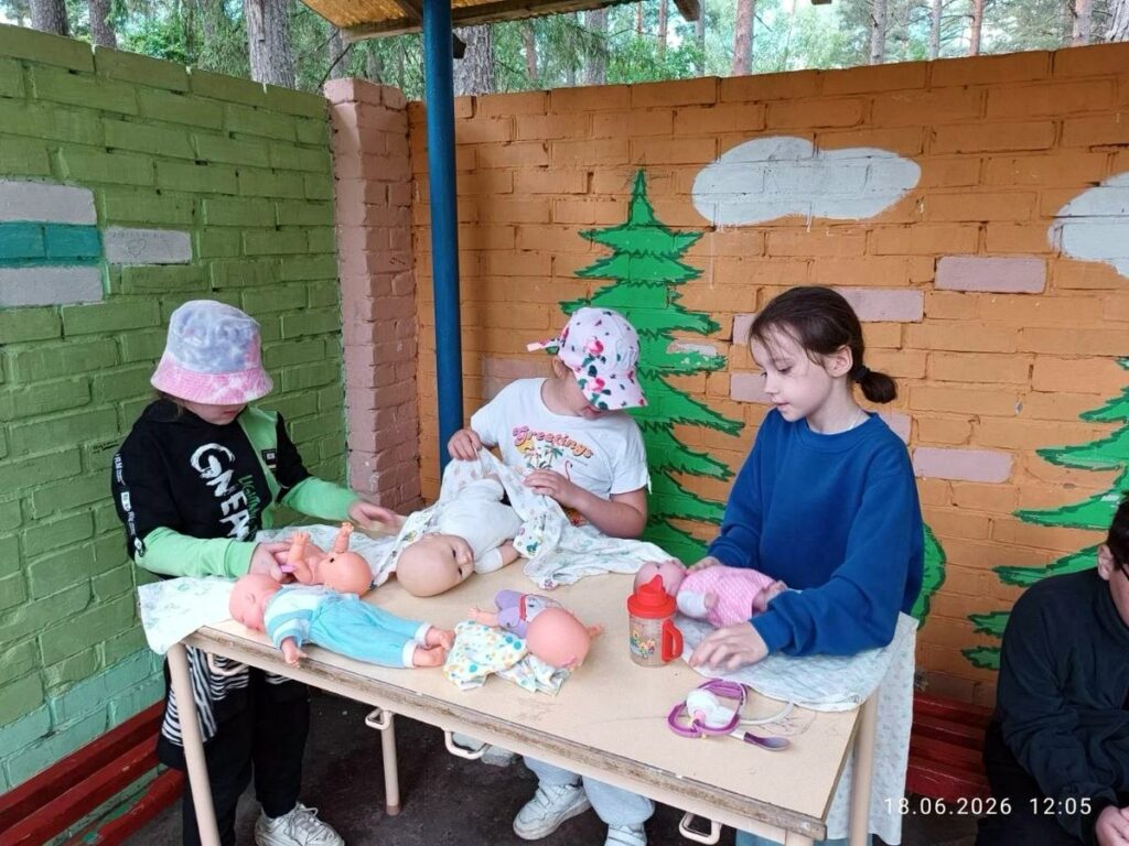 Отряд добровольцев " Лучики добра" посетил летний лагерь "Луч"