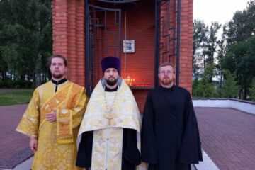 Иерей Тарасий Сидорек с хором духовенства Витебской епархии принял участие в в митинге-реквиеме, посвященном 85-летию со дня начала Великой Отечественной войны