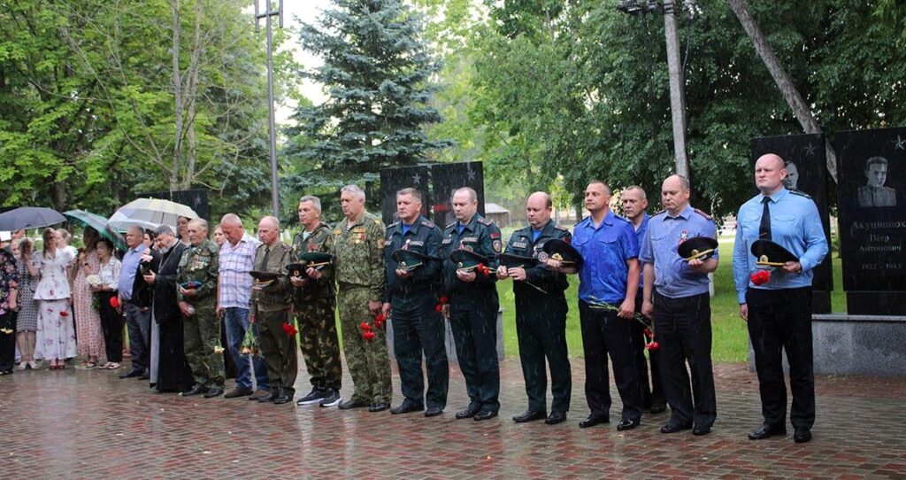 Протоиерей Феодор Пучинский совершил молебен и панихиду и принял участие в митинге в 85-ю годовщину начала Великой Отечественной войны 