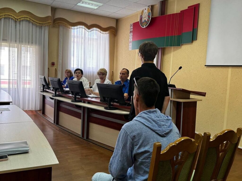 Протоиерей Сергий Лешкевич принял участие в очередном заседании комиссии по делам несовершеннолетних
