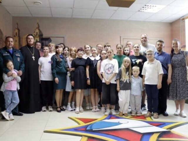 Участники сестричества великомученика Георгия Победоносца храма Святой Живоначальн. Городка посетили ГУ "Максимовский социальный пансионат Северный»