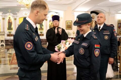 «Святость семьи – сила Отечества»: спасатели и представители духовенства провели мероприятие для семейных пар работников МЧС