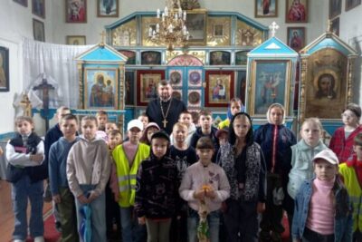 Воспитанники школьного лагеря "Семь+Я" посетили храм святой великомученицы Параскевы Пятницы Лепеля
