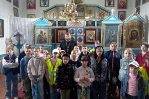 Воспитанники школьного лагеря "Семь+Я" посетили храм святой великомученицы Параскевы Пятницы Лепеля