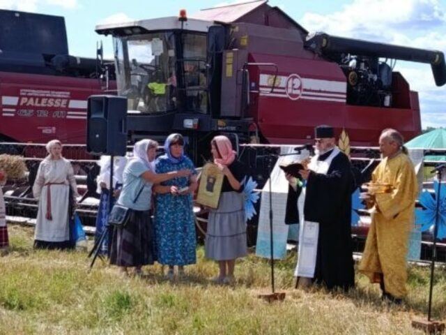 Протоиерей Феодор Пучинский принял участие в празднике хлеборобов "Зажинки"