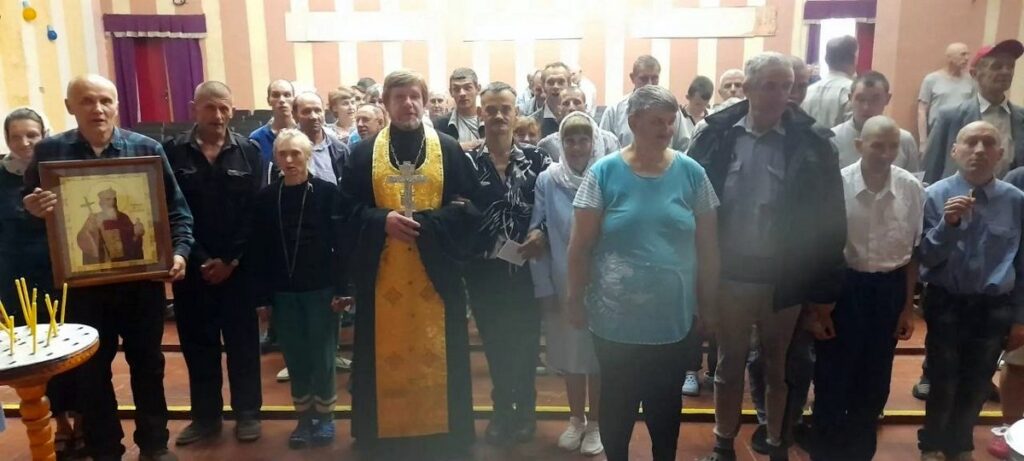 Члены сестричества вмч. Георгия Победоносца Городка посетили Максимовский социальный пансионат