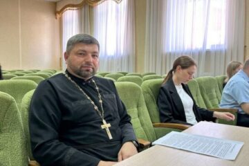 Протоиерей Сергий Лешкевич принял участие в заседании комиссии по делам несовершеннолетних