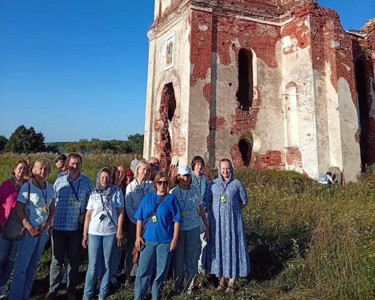 Паломники из Минска посетили храм Святого Архангела Михаила аг. Черея