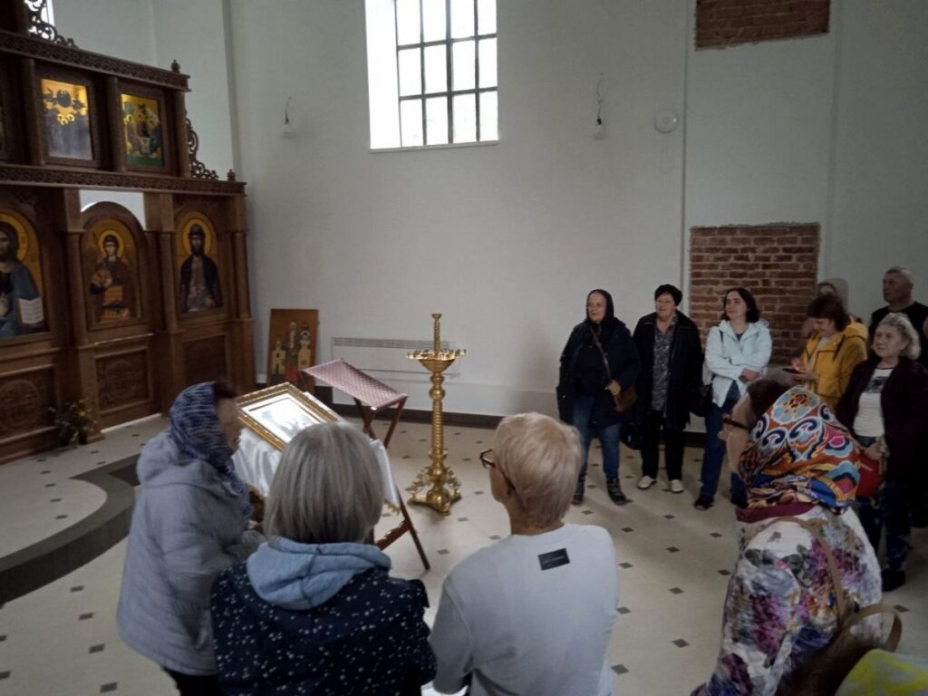 Паломники из Минска посетили храм Святого Архангела Михаила аг. Черея