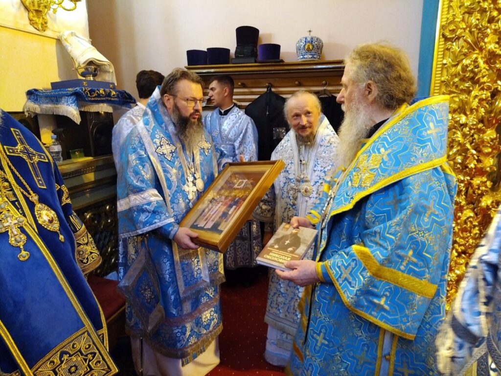 Архиепископ Димитрий сослужил Патриаршему Экзарху на Одигитриевских торжествах в Смоленске