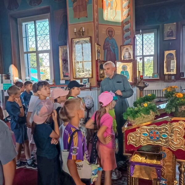 Школьники посетили храм Преображения Господня г. Чашники