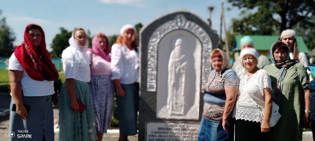 Прихожане Никольского храма Новолукомля посетили Свято-Елисеевский Лавришевский монастырь