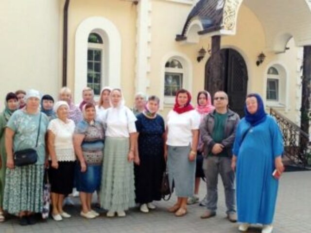 Прихожане Никольского храма Новолукомля посетили Свято-Елисеевский Лавришевский монастырь