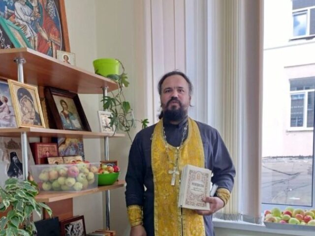 В праздник Преображения Господня иерей Николай Скобей посетил хоспис