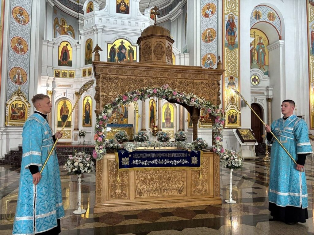 В канун праздника Успения архиепископ Димитрий возглавил всенощное бдение в Успенском кафедральном соборе Витебска