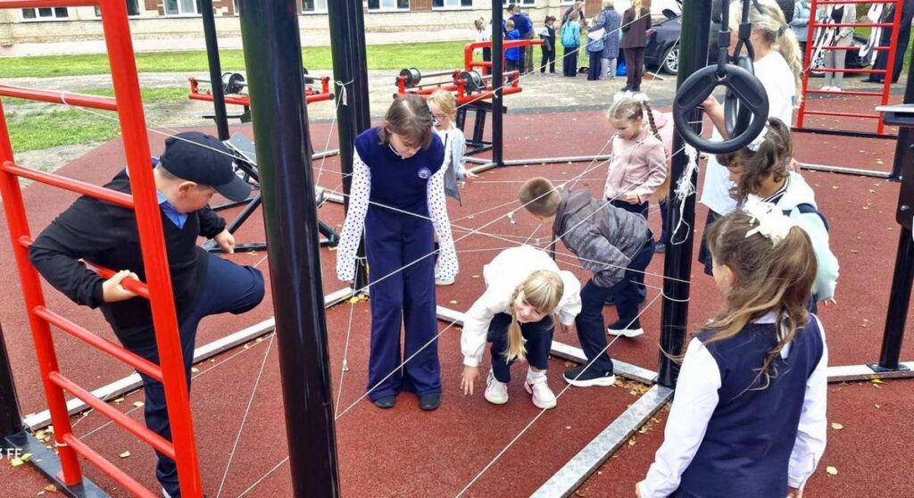 Представители Витебской епархии посетили Мошканскую среднюю школу им. А.К. Горовца Сенненского района