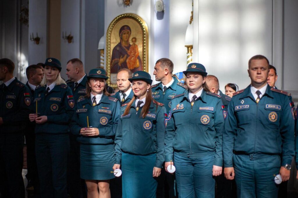 В Успенском кафедральном соборе прошел общегородской молебен "За единую Беларусь!"