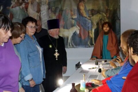 В Чашникском историческом музее открылась уникальная экспозиция восковых фигур из Санкт-Петербурга
