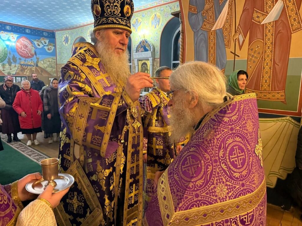 Архиепископ Димитрий возглавил всенощное бдение в Троицком Марковом монастыре Витебска