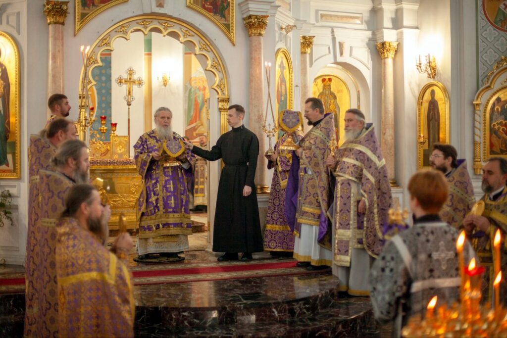 Архиепископ Димитрий совершил Литургию в день памяти святителя Димитрия Ростовского