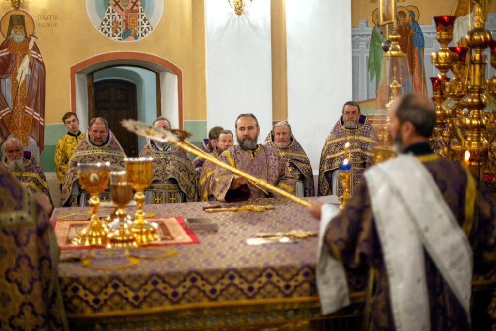 Архиепископ Димитрий совершил Литургию в день памяти святителя Димитрия Ростовского