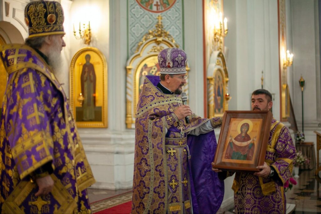 Архиепископ Димитрий совершил Литургию в день памяти святителя Димитрия Ростовского