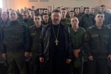 Иерей Сергий Денищиц рассказал военнослужащим о празднике Воздвижения Креста Господня