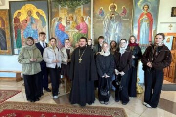 Иерей Андрей Ярмольчук провел урок православия «Мир родительской любви»