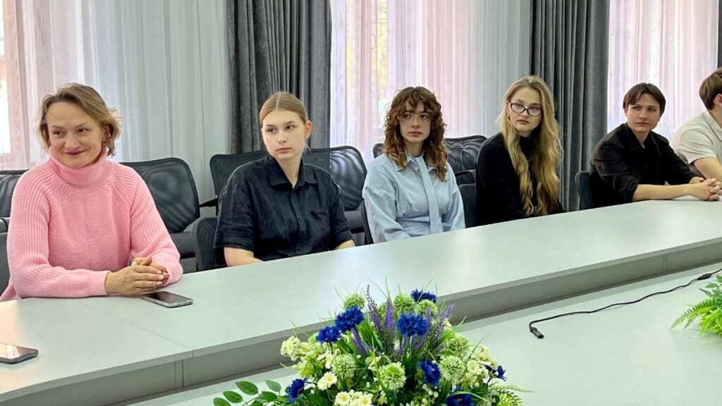 Инна Костюкович приняла участие в круглом столе «Вместе теплее» 