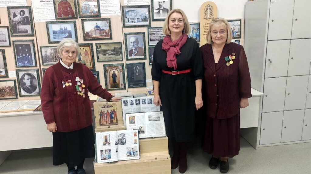 В Полоцком кадетском училище открылась фотовыставка о святых Витебщины