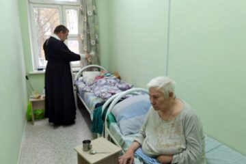 Иерей Сергий Шишков посетил больницу сестринского ухода аг. Слобода