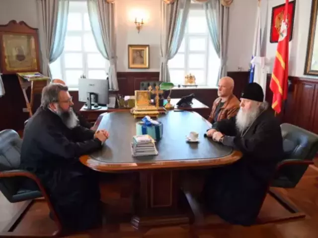 Архиепископ Димитрий встретился с Митрополитом Исидором